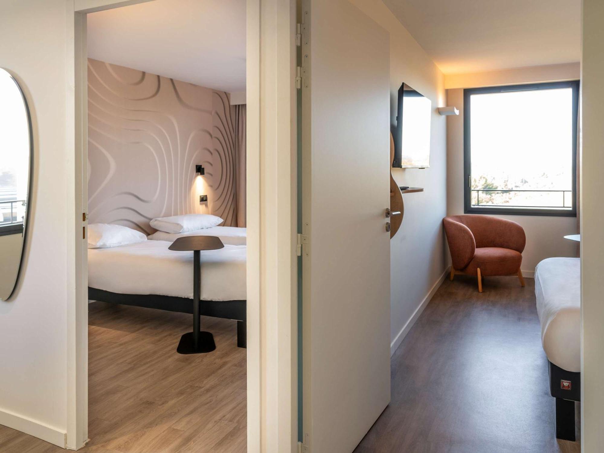 Отель Ibis Styles Cabries Aix-En-Provence Tgv Экстерьер фото